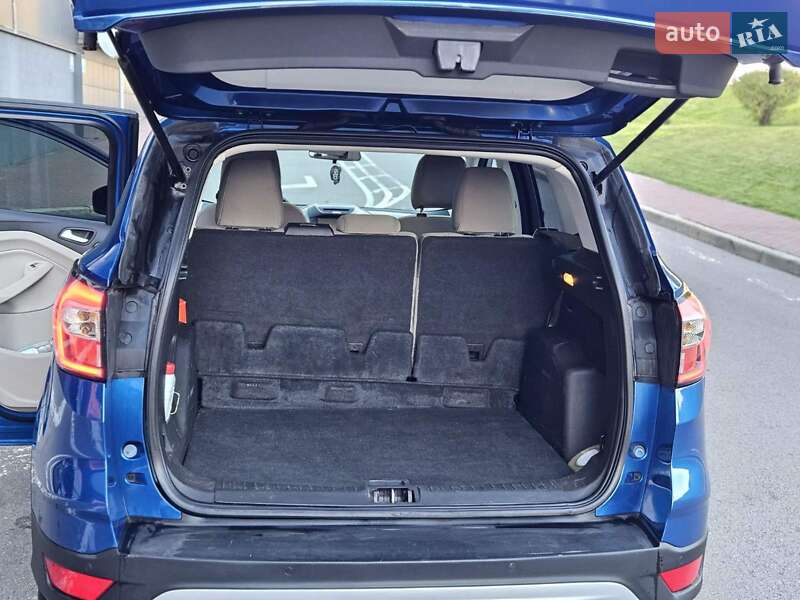 Внедорожник / Кроссовер Ford Escape 2016 в Киеве