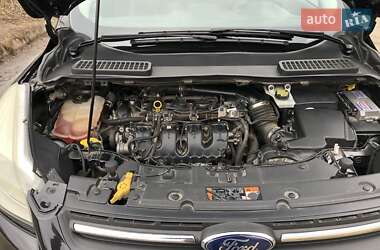 Внедорожник / Кроссовер Ford Escape 2015 в 