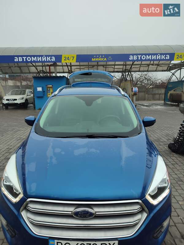 Внедорожник / Кроссовер Ford Escape 2017 в Самборе