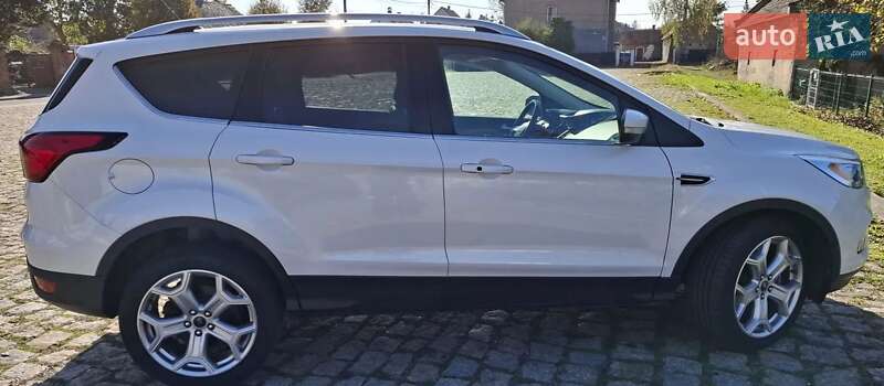 Внедорожник / Кроссовер Ford Escape 2019 в Одессе