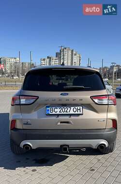 Внедорожник / Кроссовер Ford Escape 2020 в 