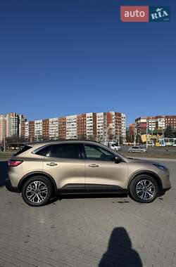 Внедорожник / Кроссовер Ford Escape 2020 в 