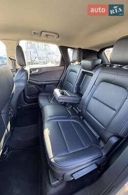 Внедорожник / Кроссовер Ford Escape 2020 в 