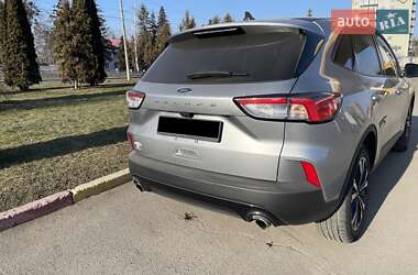 Внедорожник / Кроссовер Ford Escape 2021 в 