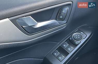 Внедорожник / Кроссовер Ford Escape 2021 в 