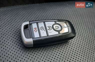 Внедорожник / Кроссовер Ford Escape 2020 в 