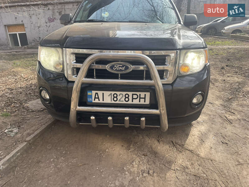Внедорожник / Кроссовер Ford Escape 2010 в 