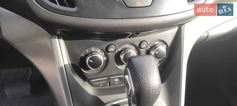 Внедорожник / Кроссовер Ford Escape 2012 в Киеве