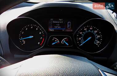 Внедорожник / Кроссовер Ford Escape 2016 в 