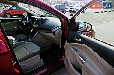 Внедорожник / Кроссовер Ford Escape 2016 в 