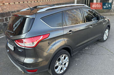 Внедорожник / Кроссовер Ford Escape 2015 в 