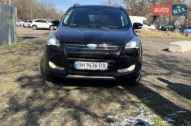 Позашляховик / Кросовер Ford Escape 2015 в 