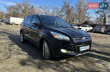 Позашляховик / Кросовер Ford Escape 2015 в 