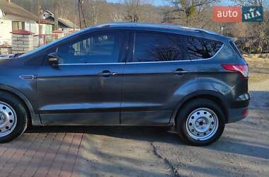 Позашляховик / Кросовер Ford Escape 2015 в 