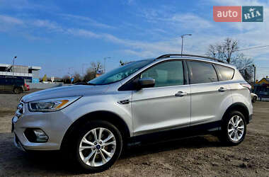 Внедорожник / Кроссовер Ford Escape 2016 в 