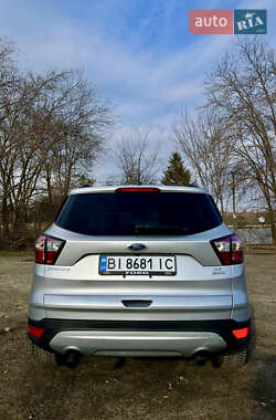 Внедорожник / Кроссовер Ford Escape 2016 в 