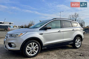 Внедорожник / Кроссовер Ford Escape 2016 в 