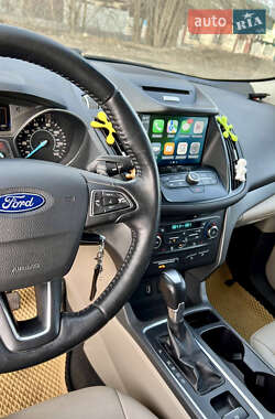 Внедорожник / Кроссовер Ford Escape 2016 в 