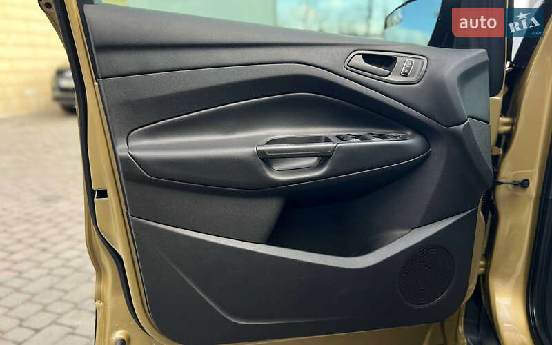 Позашляховик / Кросовер Ford Escape 2014 в Івано-Франківську