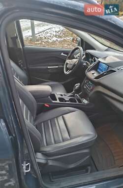 Внедорожник / Кроссовер Ford Escape 2019 в 