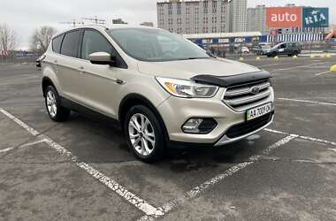 Внедорожник / Кроссовер Ford Escape 2017 в Киеве