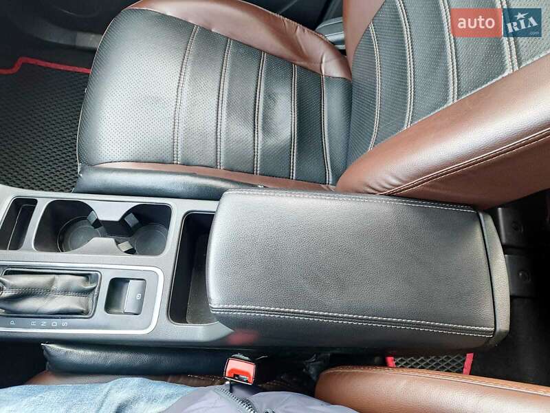 Внедорожник / Кроссовер Ford Escape 2017 в Чернигове