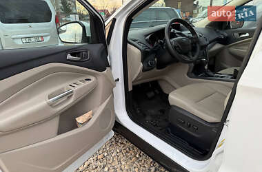 Позашляховик / Кросовер Ford Escape 2016 в Коломиї