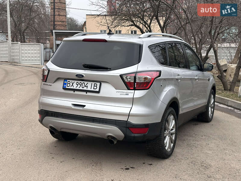 Внедорожник / Кроссовер Ford Escape 2018 в Хмельницком