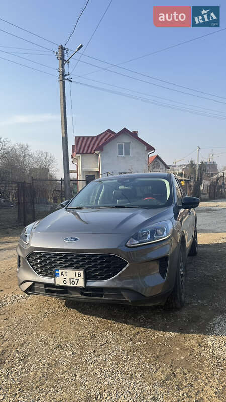 Внедорожник / Кроссовер Ford Escape 2021 в 
