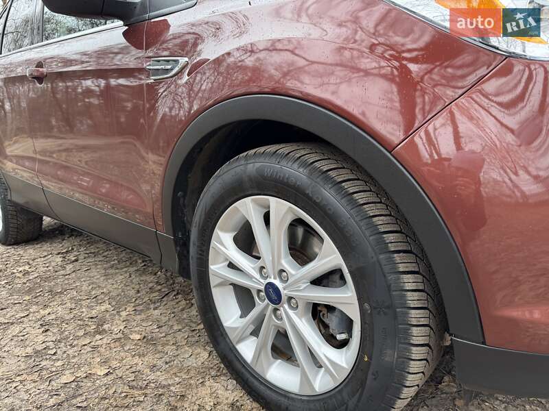 Внедорожник / Кроссовер Ford Escape 2017 в Тернополе