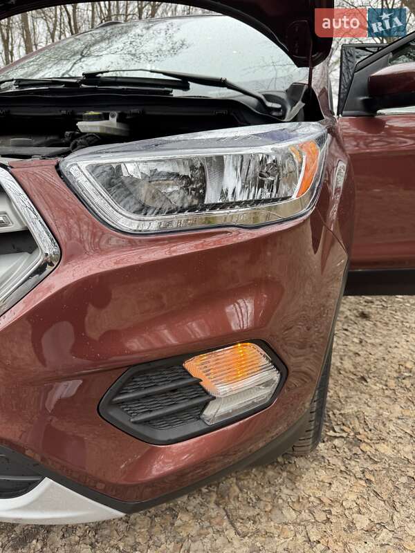 Внедорожник / Кроссовер Ford Escape 2017 в Тернополе