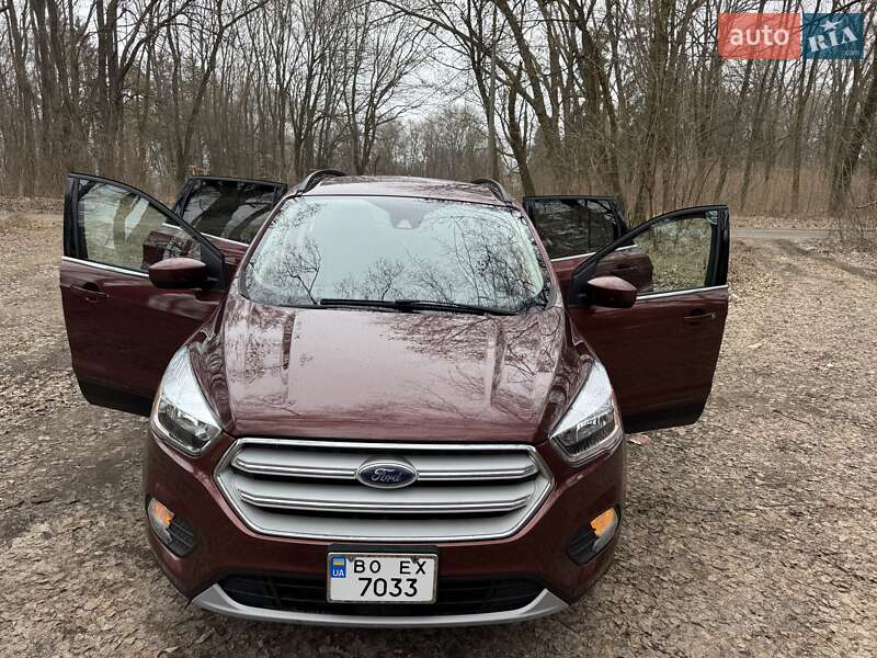 Внедорожник / Кроссовер Ford Escape 2017 в Тернополе