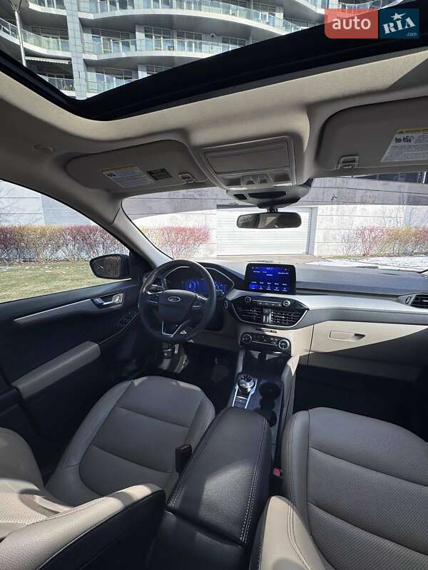 Внедорожник / Кроссовер Ford Escape 2019 в Киеве