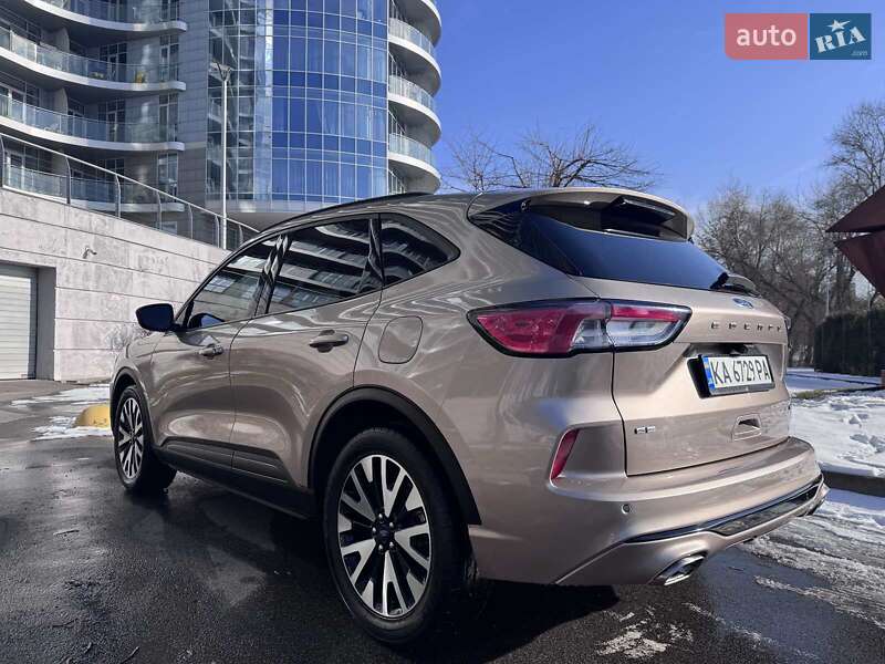 Внедорожник / Кроссовер Ford Escape 2019 в Киеве