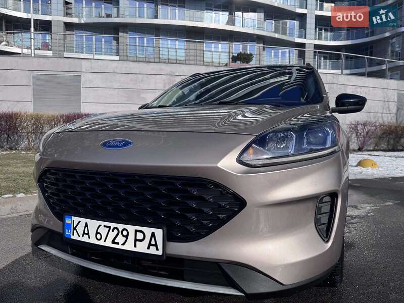 Внедорожник / Кроссовер Ford Escape 2019 в Киеве