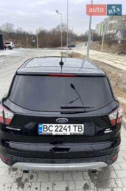 Внедорожник / Кроссовер Ford Escape 2017 в 