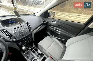 Внедорожник / Кроссовер Ford Escape 2017 в 