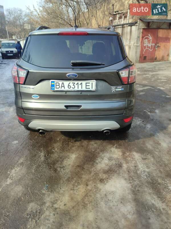 Позашляховик / Кросовер Ford Escape 2017 в Світловодську