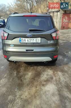Внедорожник / Кроссовер Ford Escape 2017 в 