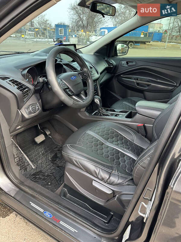 Позашляховик / Кросовер Ford Escape 2019 в Дніпрі