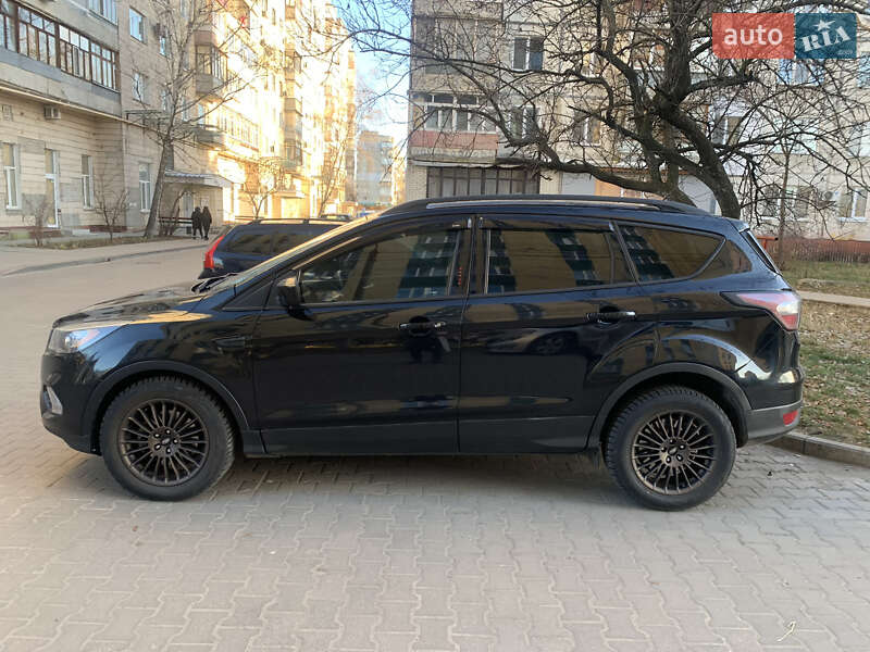 Внедорожник / Кроссовер Ford Escape 2016 в Сумах