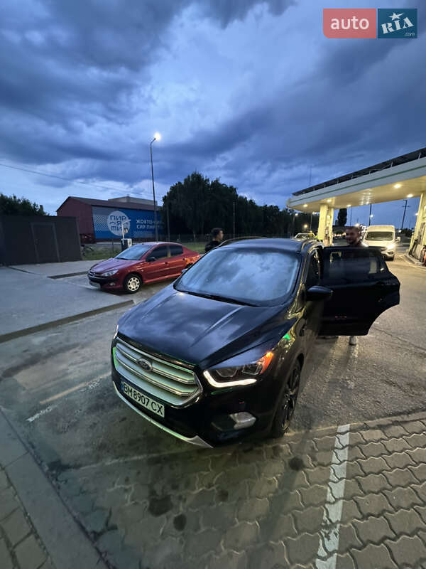 Внедорожник / Кроссовер Ford Escape 2016 в Сумах