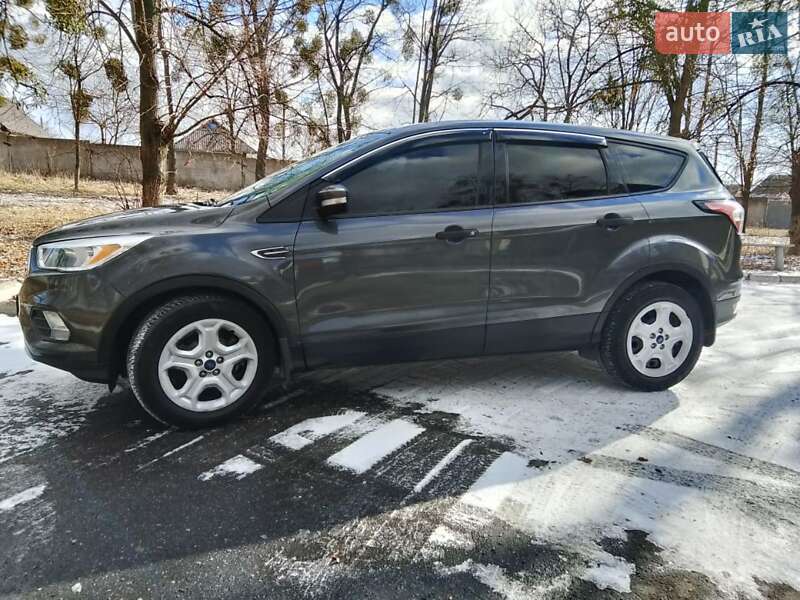 Внедорожник / Кроссовер Ford Escape 2017 в Мироновке
