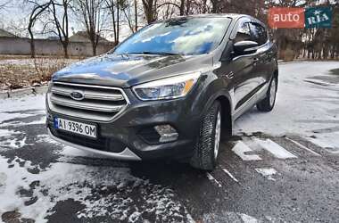 Позашляховик / Кросовер Ford Escape 2017 в 