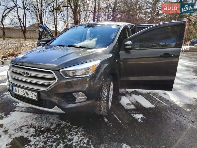Внедорожник / Кроссовер Ford Escape 2017 в Мироновке