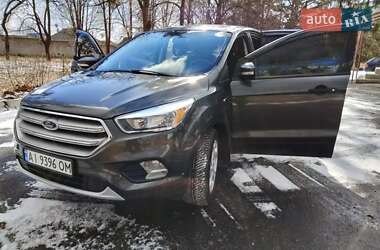 Позашляховик / Кросовер Ford Escape 2017 в 