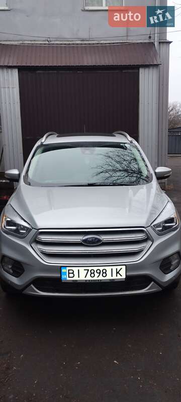Внедорожник / Кроссовер Ford Escape 2018 в Лубнах