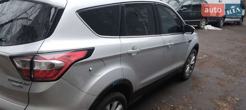 Внедорожник / Кроссовер Ford Escape 2018 в Лубнах