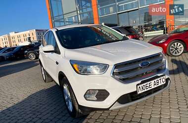 Внедорожник / Кроссовер Ford Escape 2016 в 