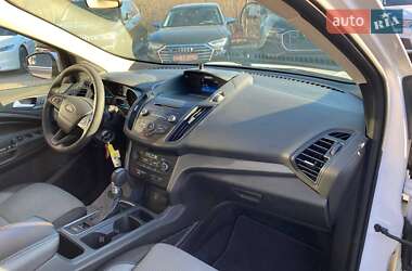 Внедорожник / Кроссовер Ford Escape 2016 в 